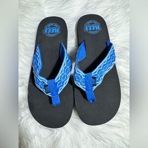 Reef Vibrant Blue and Black Men’s Sandals sz 9